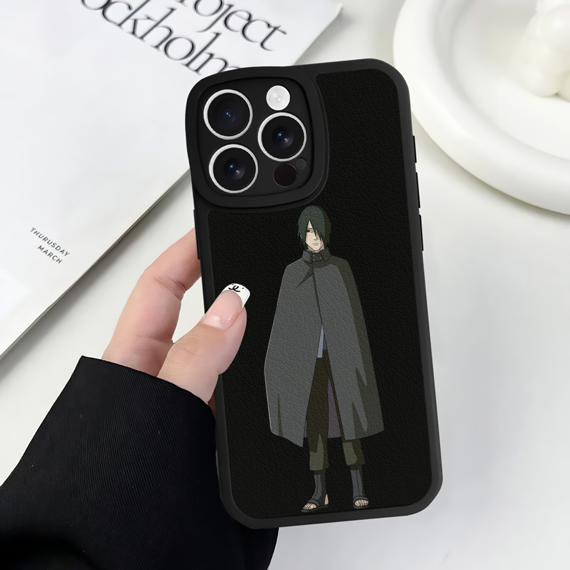 （画像用） NARUTO -ナルト- うちは サスケ Uchiha Sasuke 【iPhone 16シリーズ対応】シリコンスマホケース（レザー調） 材質：シリコン
